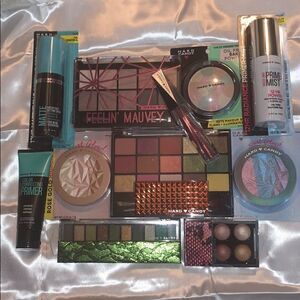 Hard
Candy 11 piece make up set